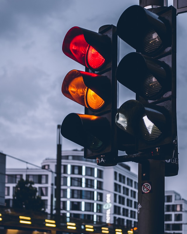 Picture of traffic lights.